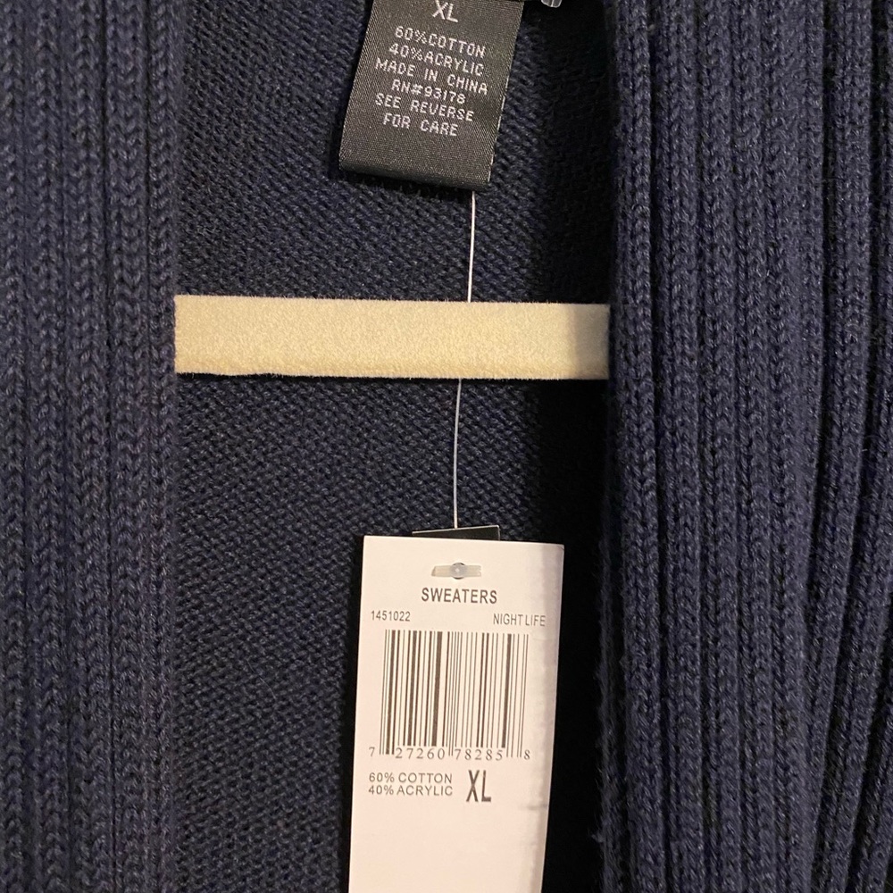Sweater - Picture 3 of 3